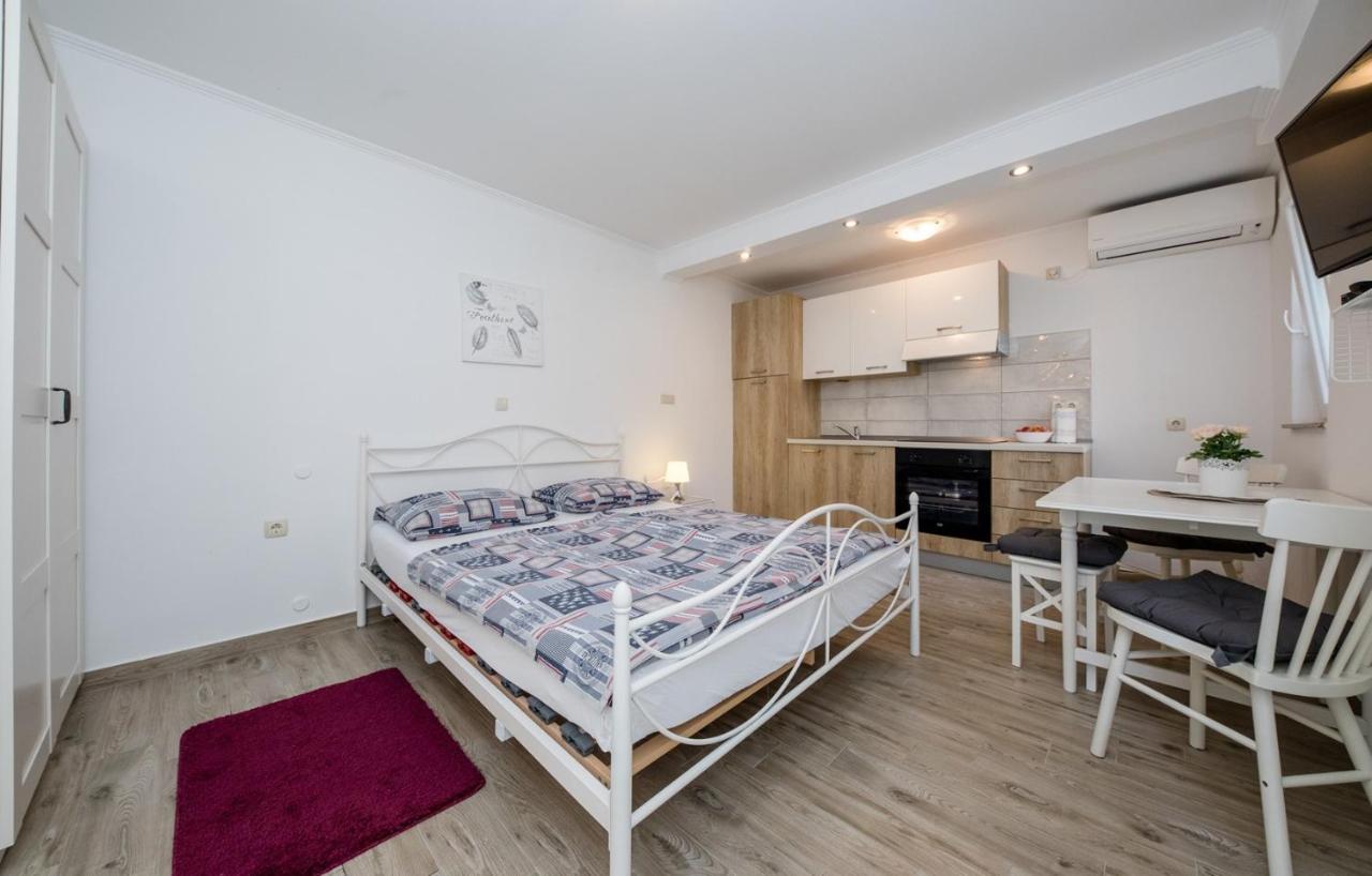 Apartments Makaus Supetarska Draga Exterior foto